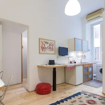 In Pompeo Magno Apartamento